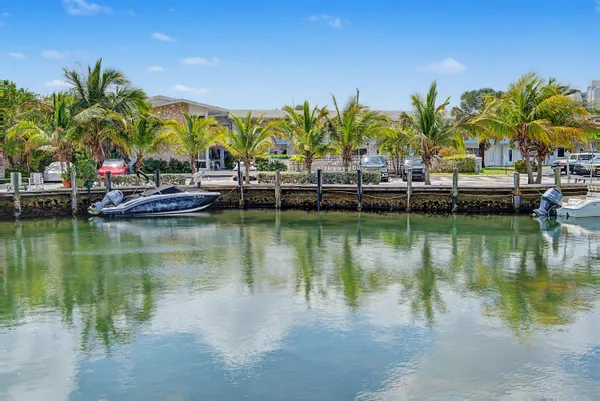 $159,000 | 3232 Canal Drive, Unit 18, Pompano Beach, FL 33062