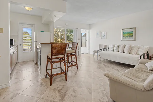 $159,000 | 3232 Canal Drive, Unit 18, Pompano Beach, FL 33062