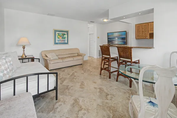 $159,000 | 3232 Canal Drive, Unit 18, Pompano Beach, FL 33062