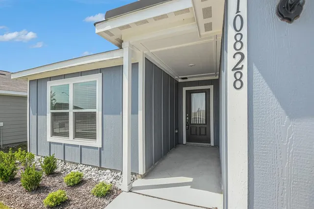 a view of entrance front of house