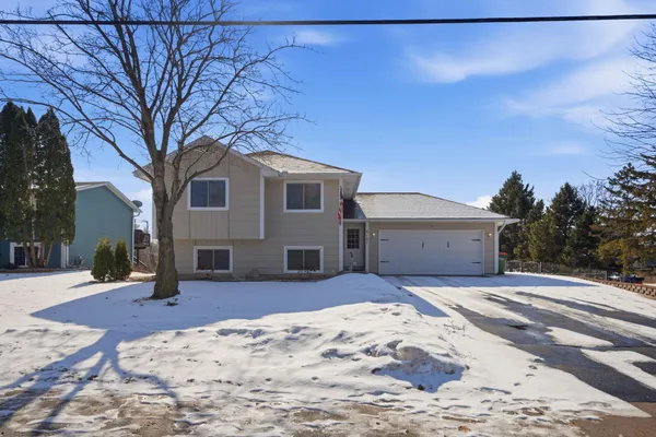 $375,000 | 6121 Egg Lake Road North, Hugo, MN 55038