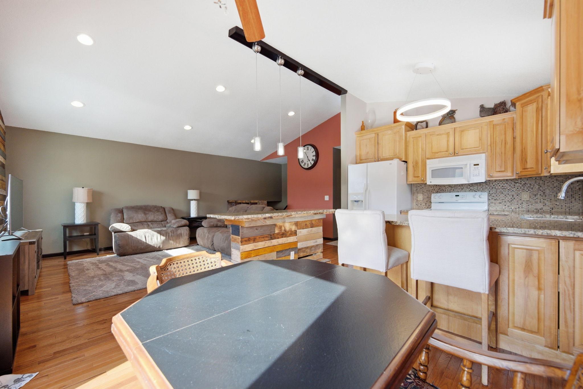 6121 Egg Lake Road North Hugo, MN 55038 - Photo 8 of 38