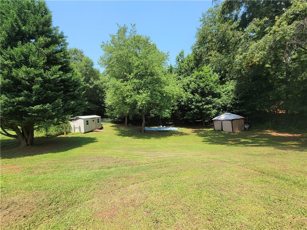 382 Graham Road Anderson, SC 29625 - Photo 10 of 31 Huge fenced back yard