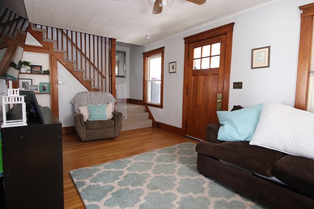 21 Dustin Street Saugus, MA 01906 - Photo 6 of 26 Gallery Image 6