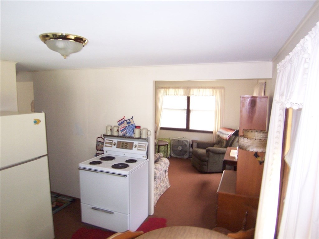 321 Mautucket Road South Kingstown, RI 02879 - Photo 14 of 18