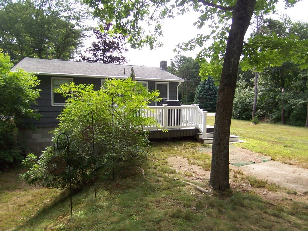 321 Mautucket Road South Kingstown, RI 02879 - Photo 16 of 18