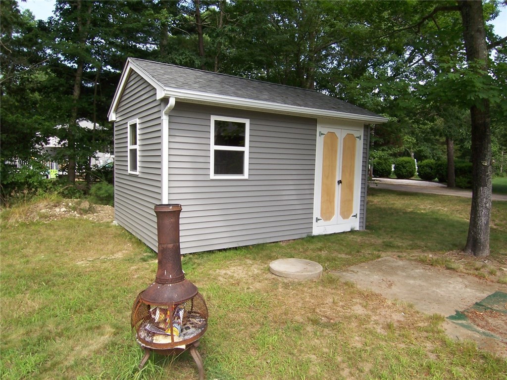 321 Mautucket Road South Kingstown, RI 02879 - Photo 5 of 18