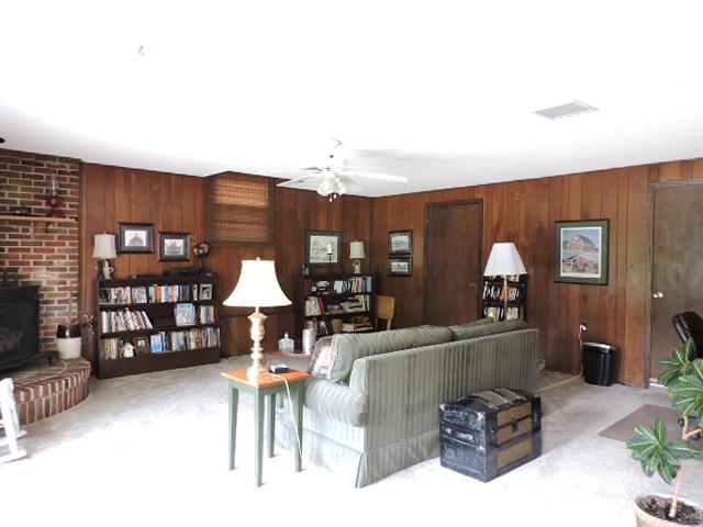 343 Kimbrough Road Clarksville, TN 37043 - Photo 8 of 30 Extremely Large Den Features Bay Window