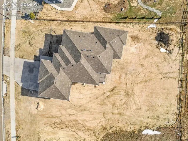 a large building with a yard