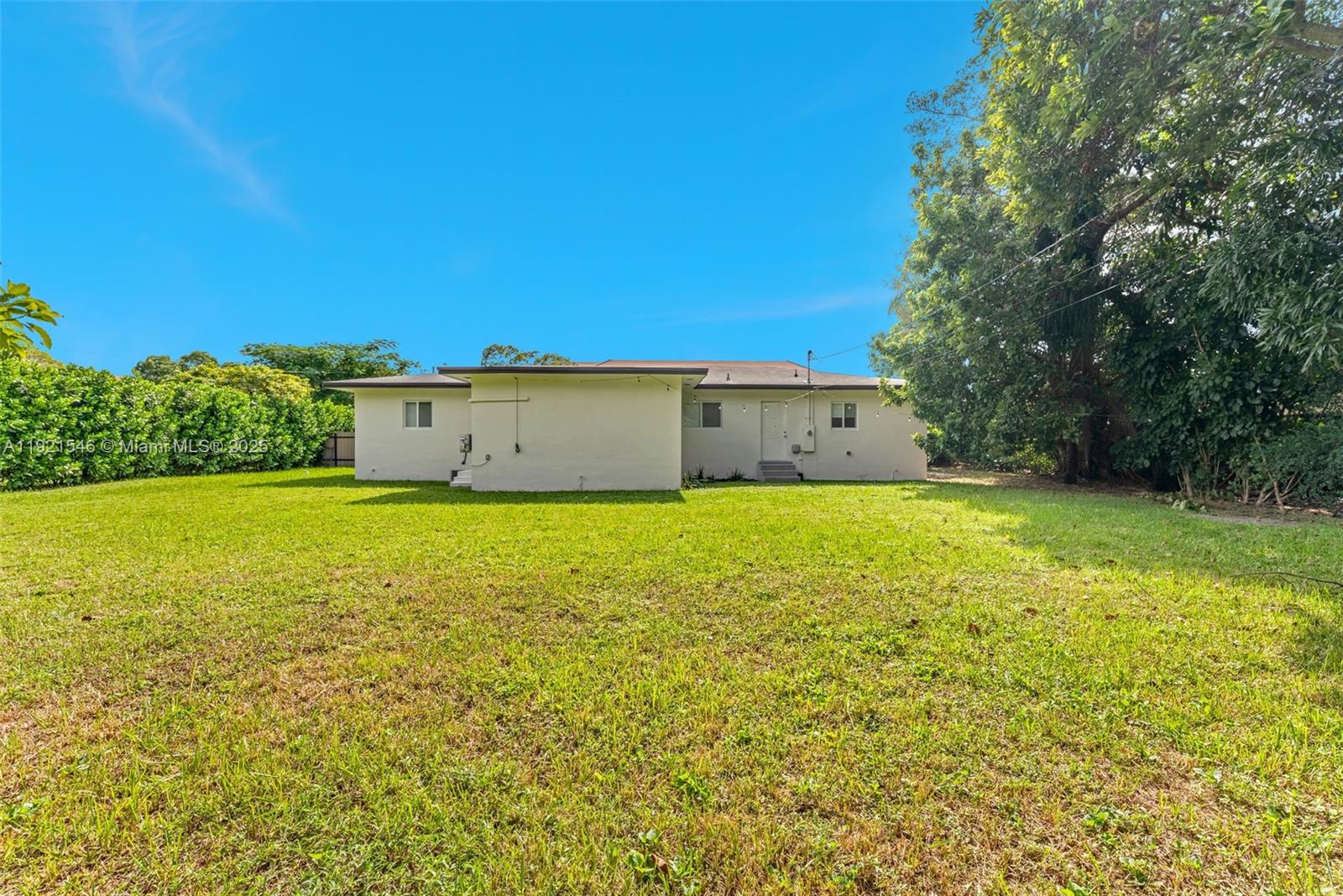 195 Northwest 115th Street Miami, FL 33168 - Photo 21 of 29 a view of ocean