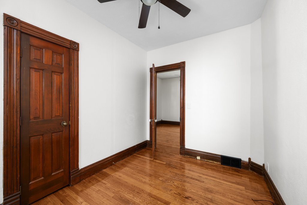 811 15th Street B Moline, IL 61265 - Photo 13 of 25