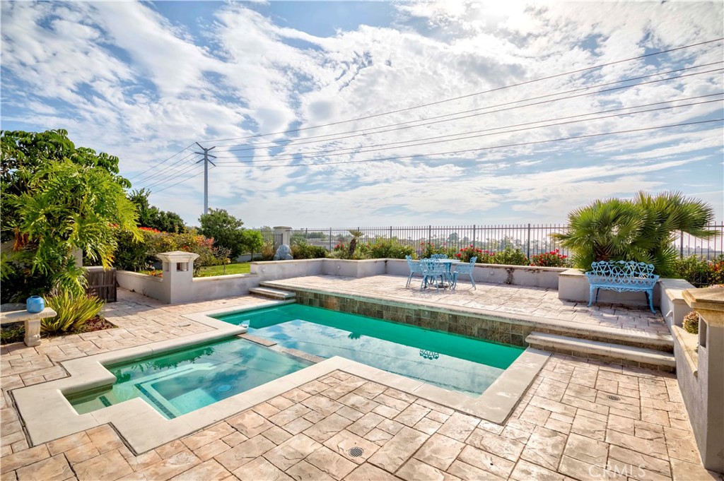 4 Santa Cruz Rolling Hills Estates, CA 90274 - Photo 2 of 48