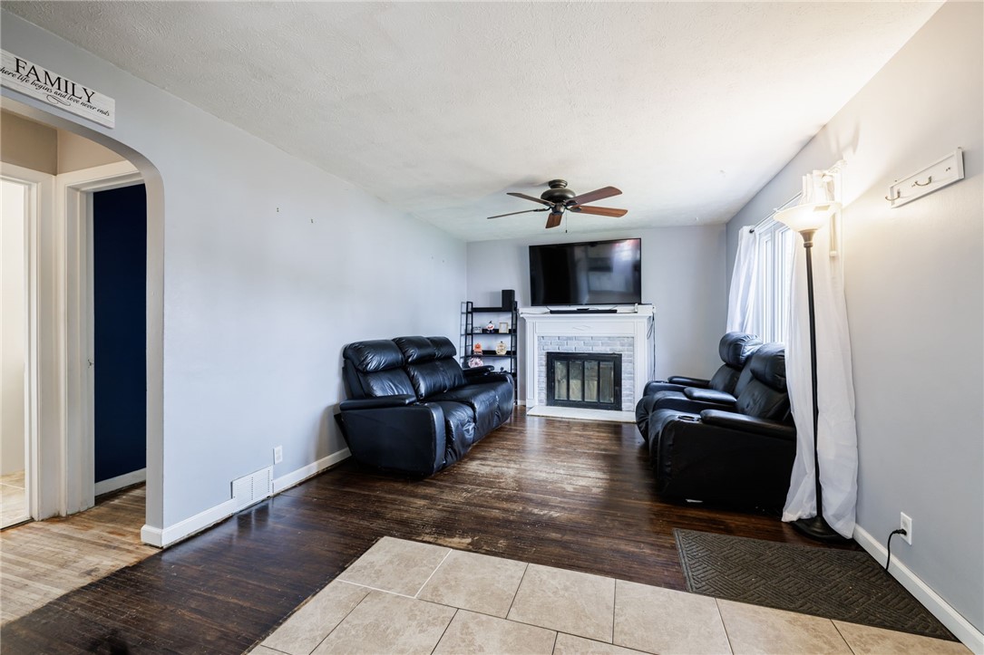 123 Brayton Road Greece, NY 14616 - Photo 9 of 23