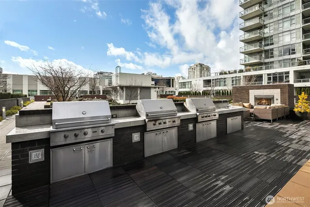 $698,000 | 583 Battery Street, Unit 2704N, Seattle, WA 98121