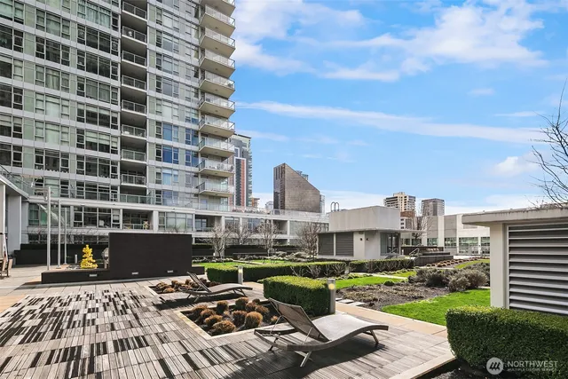 $698,000 | 583 Battery Street, Unit 2704N, Seattle, WA 98121