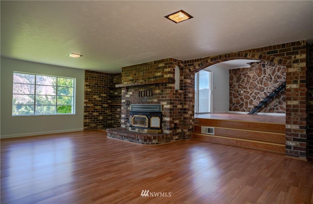 5878 Wohlers Road Cashmere, WA 98815 - Photo 3 of 40 Gallery Image 3