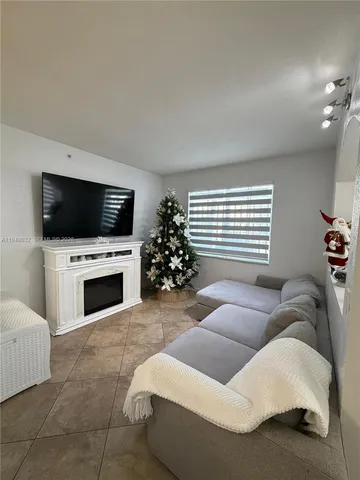 $2,950 | 8814 West Flagler Street, Unit 107, Miami, FL 33174