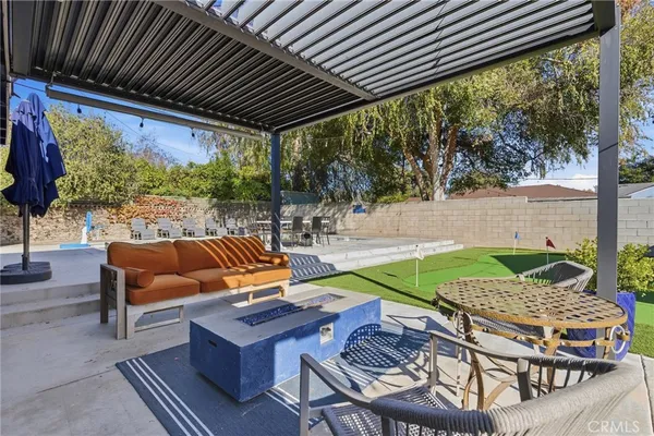 $925,000 | 415 East Green Street, Claremont, CA 91711