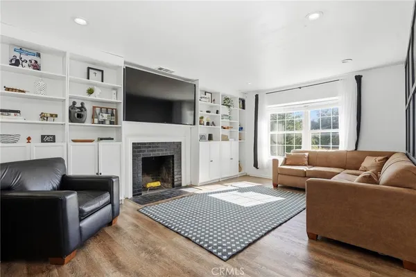 $925,000 | 415 East Green Street, Claremont, CA 91711