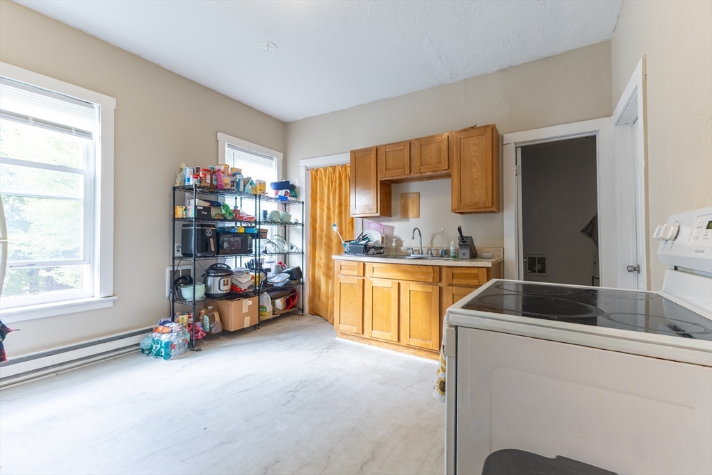 3 Perkins Street Worcester, MA 01605 - Photo 6 of 29