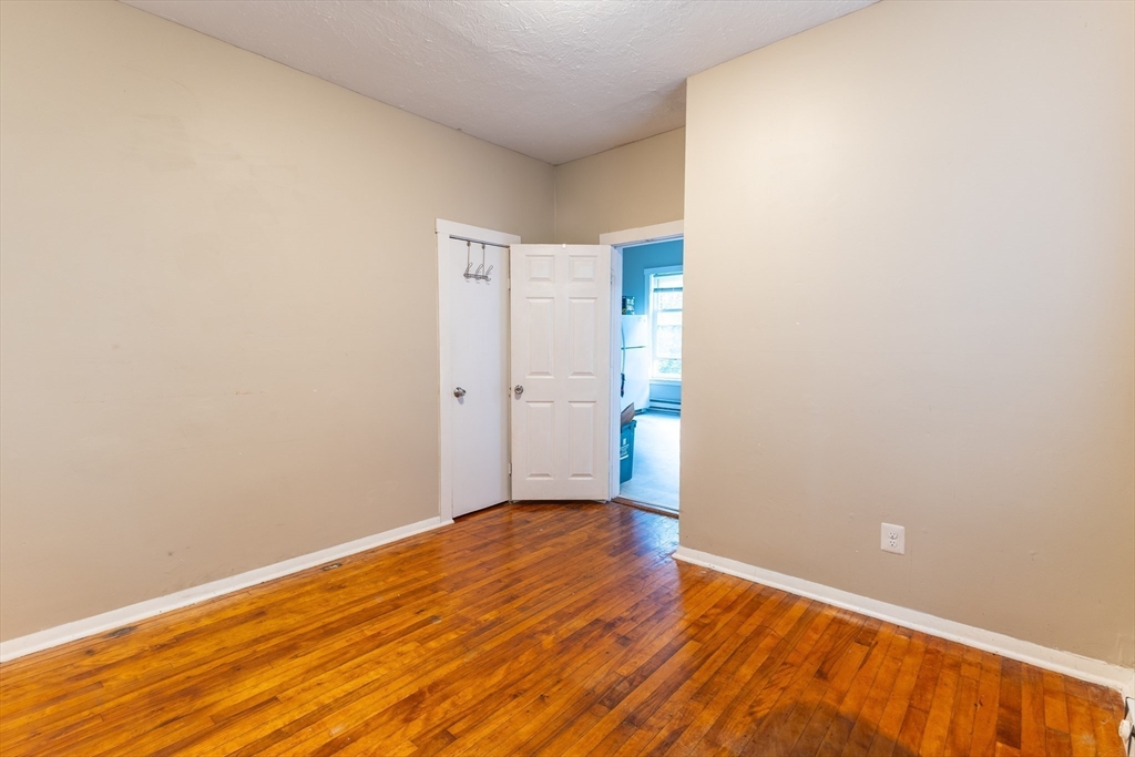 3 Perkins Street Worcester, MA 01605 - Photo 10 of 29