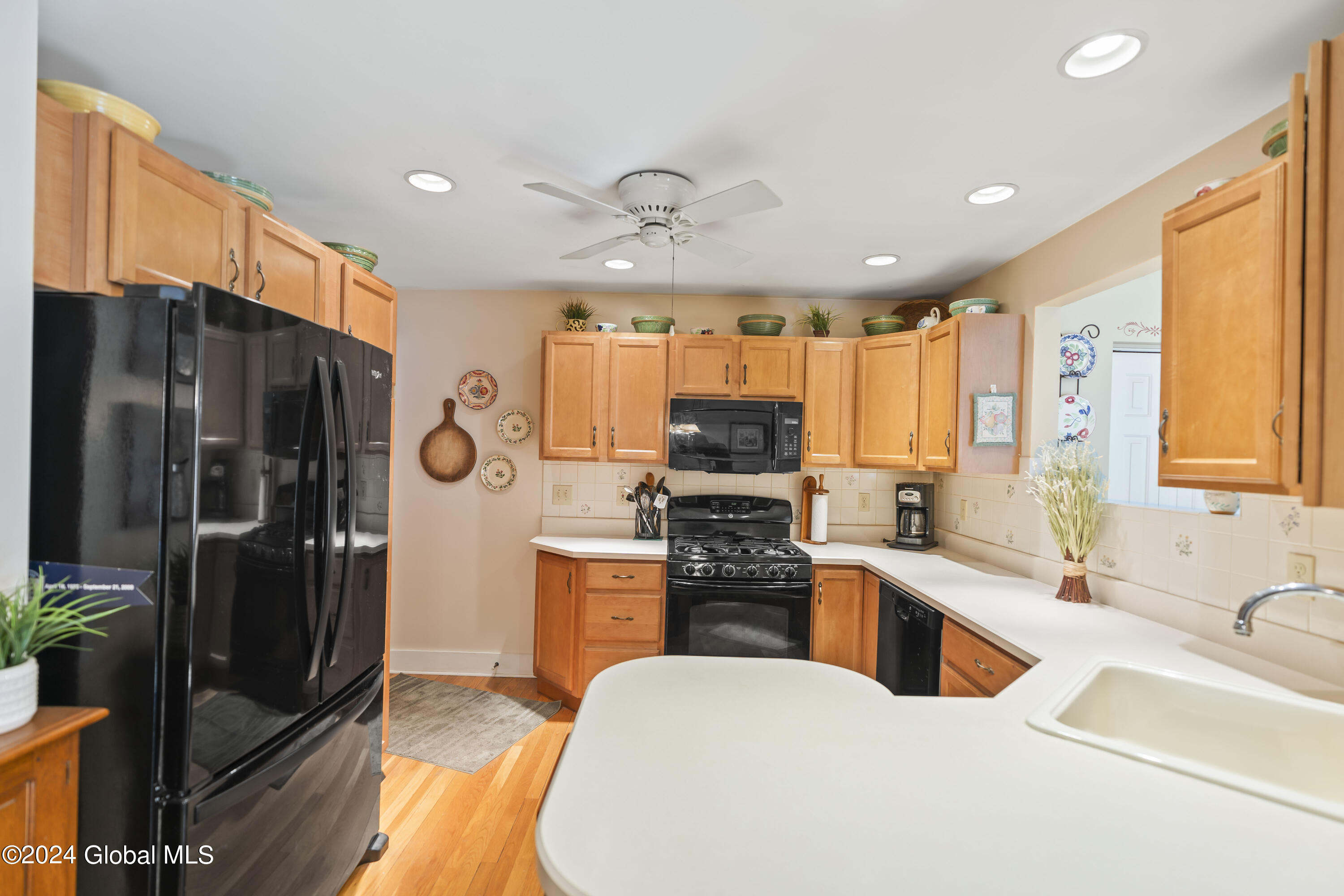 2053 Chepstow Road Rotterdam, NY 12303 - Photo 11 of 37 DSC02880