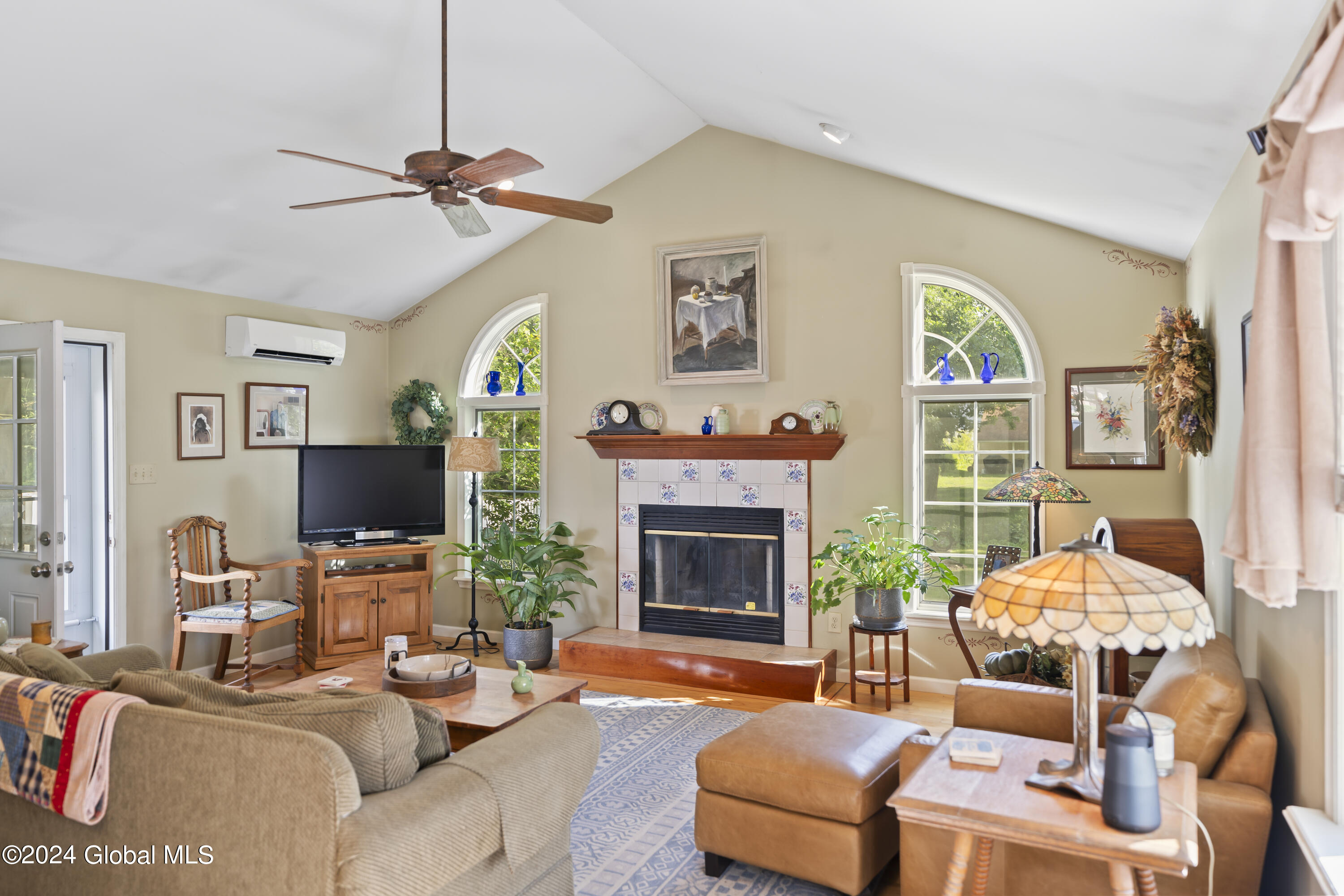 2053 Chepstow Road Rotterdam, NY 12303 - Photo 3 of 37 DSC02898