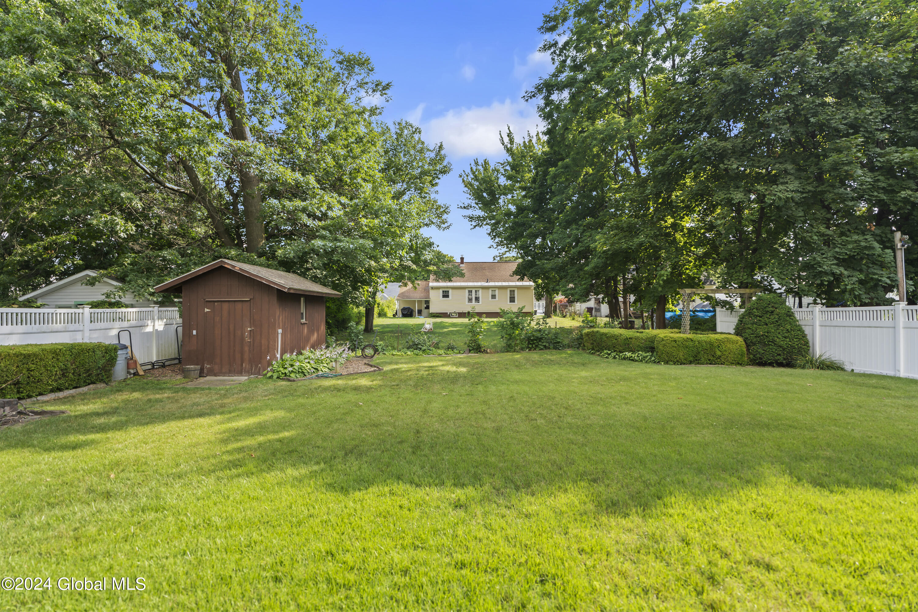 2053 Chepstow Road Rotterdam, NY 12303 - Photo 34 of 37 DSC02838