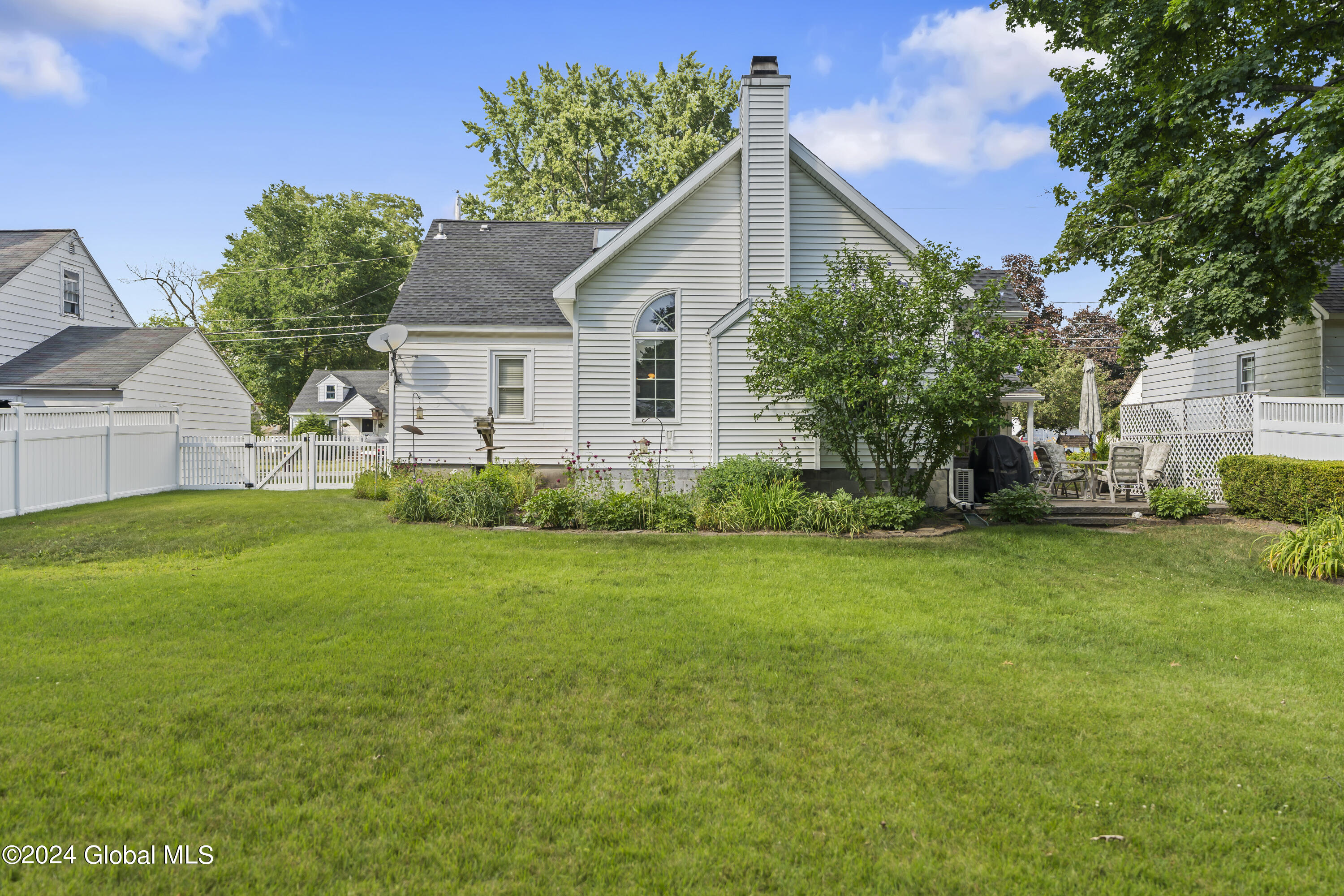 2053 Chepstow Road Rotterdam, NY 12303 - Photo 36 of 37 DSC02832