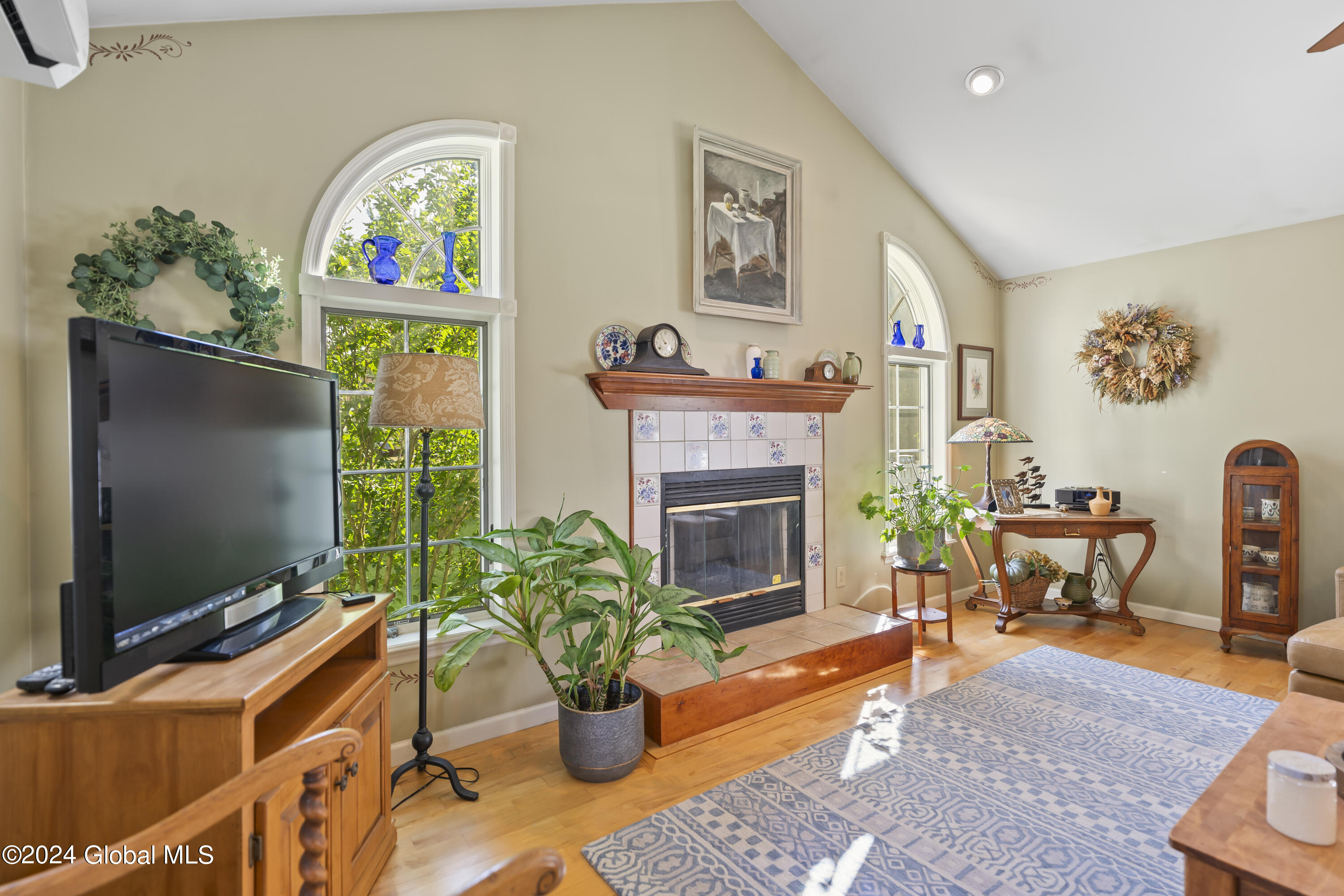 2053 Chepstow Road Rotterdam, NY 12303 - Photo 4 of 37 DSC02901