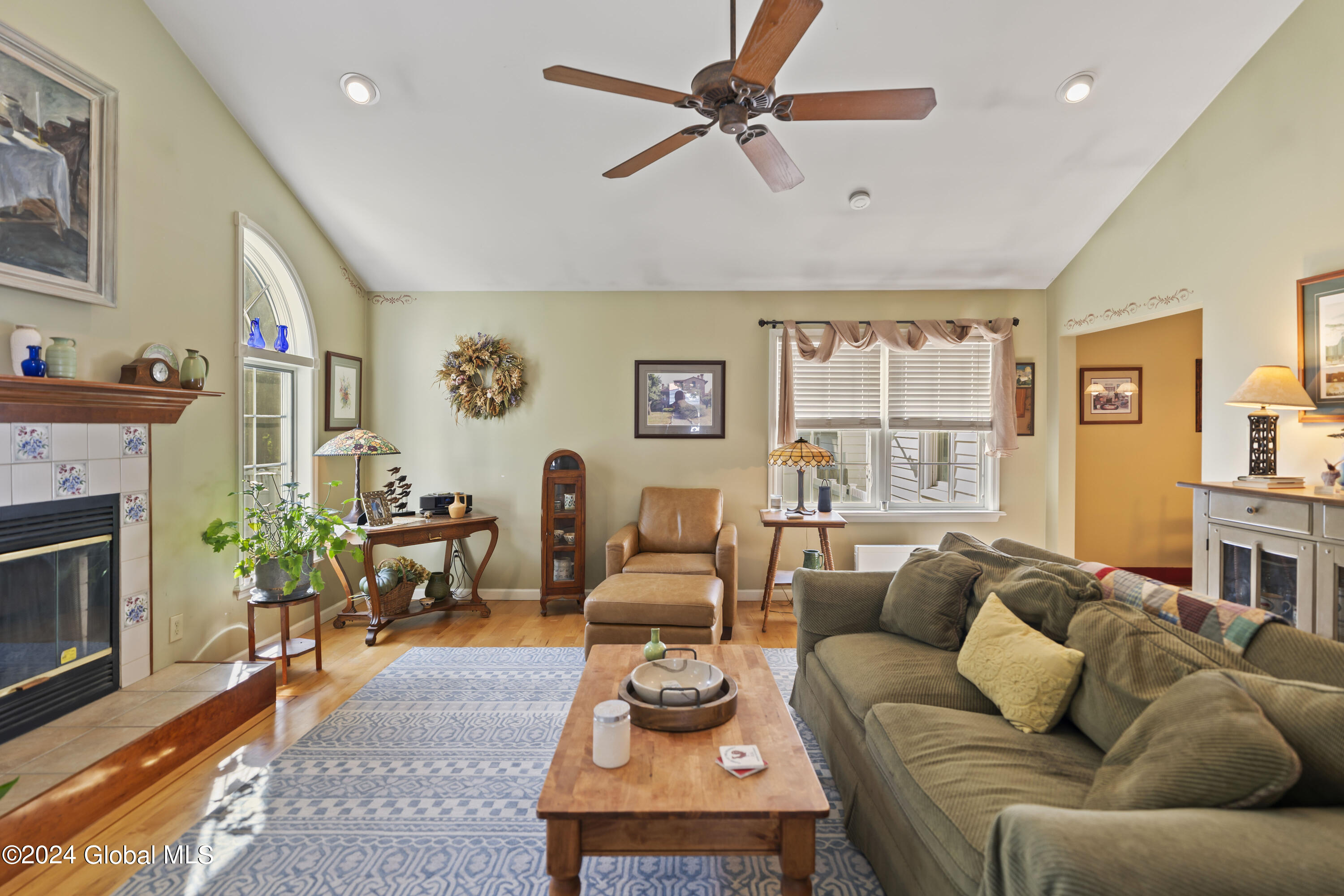 2053 Chepstow Road Rotterdam, NY 12303 - Photo 5 of 37 DSC02904