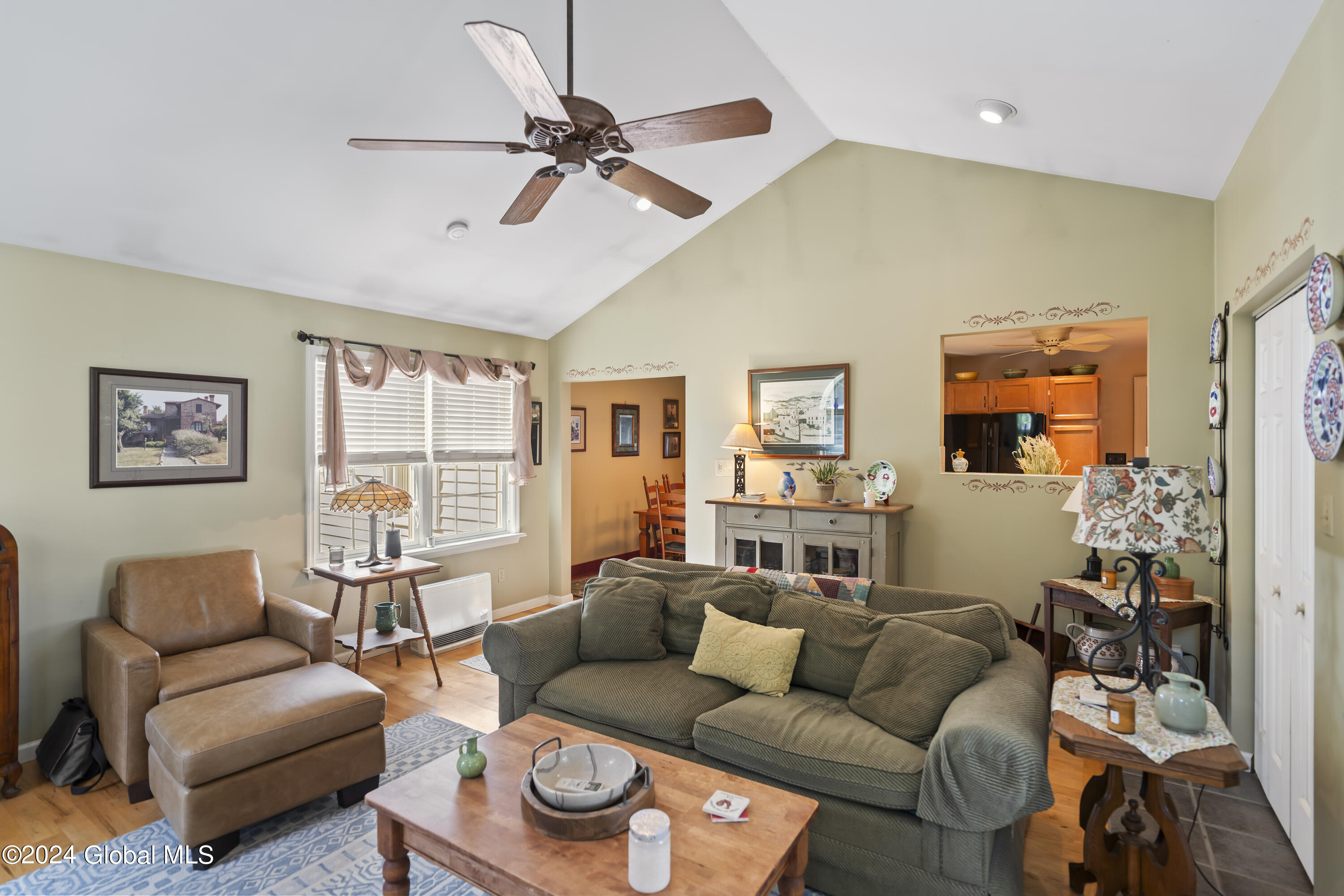 2053 Chepstow Road Rotterdam, NY 12303 - Photo 6 of 37 DSC02907