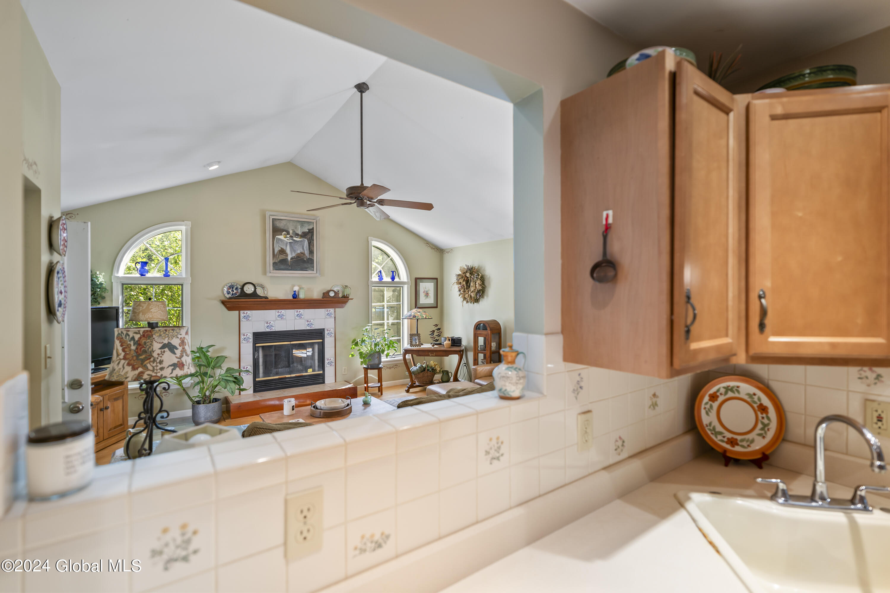 2053 Chepstow Road Rotterdam, NY 12303 - Photo 7 of 37 DSC02892