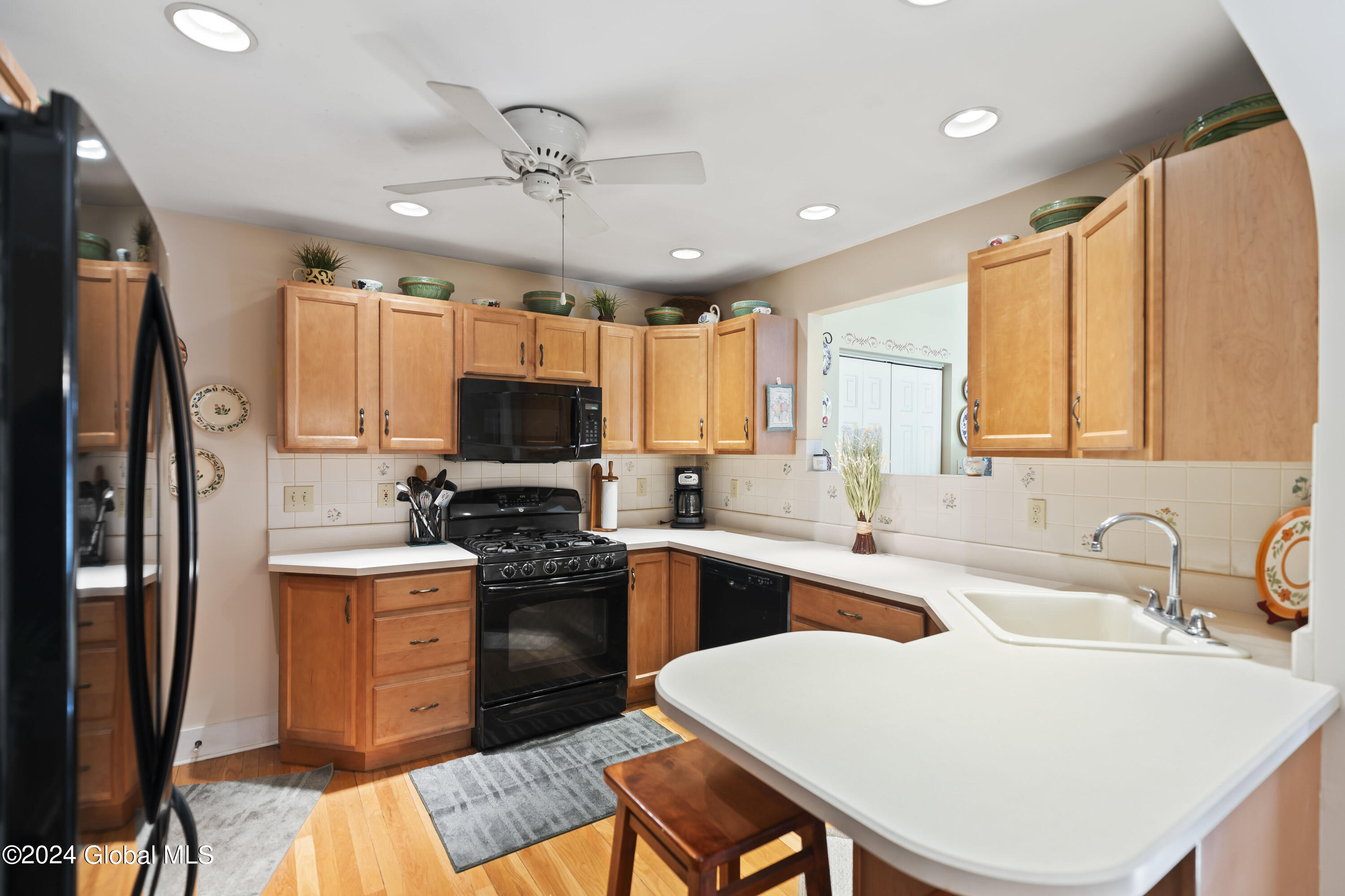 2053 Chepstow Road Rotterdam, NY 12303 - Photo 9 of 37 DSC02883