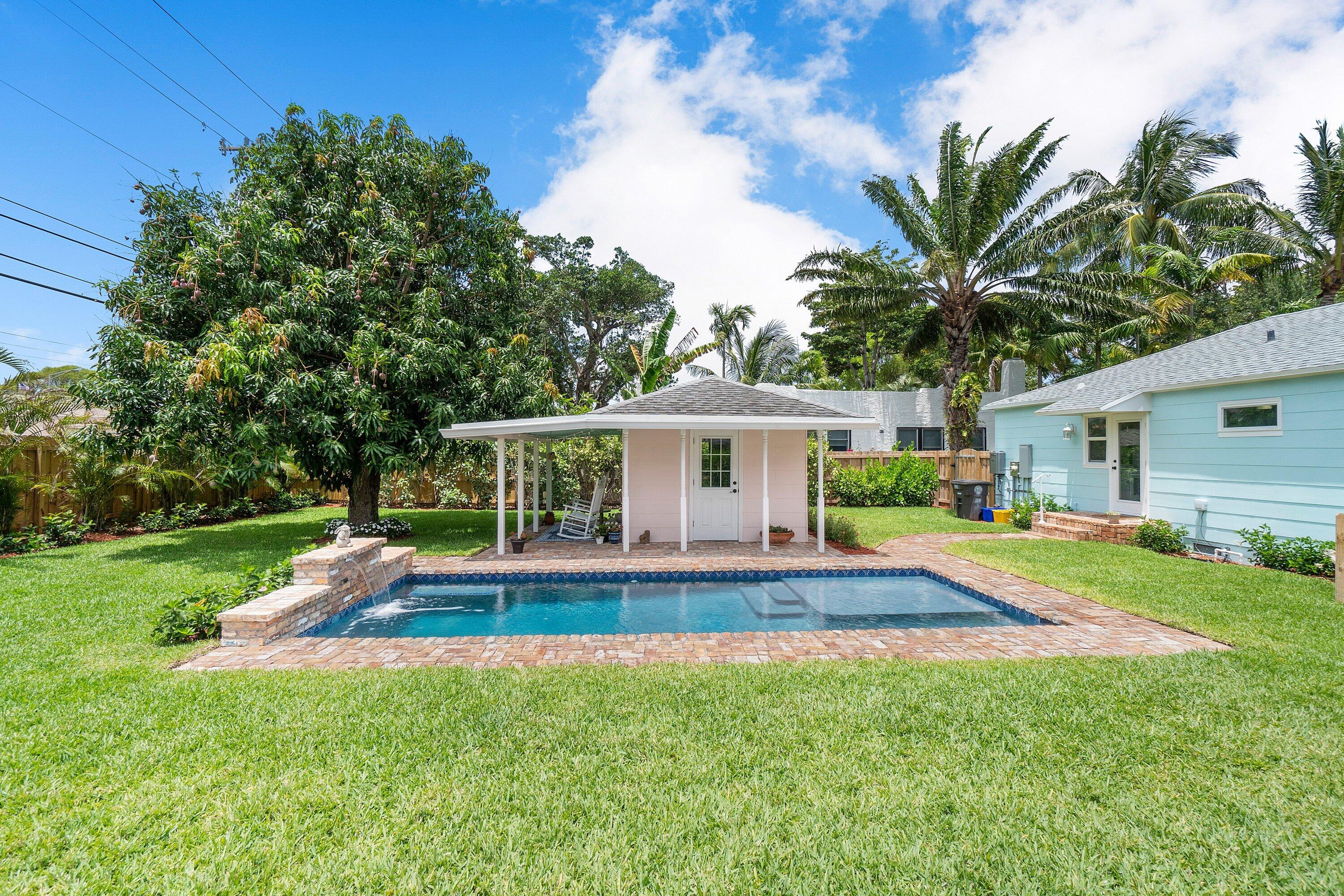 816 Avon Road West Palm Beach, FL 33401 - Photo 14 of 19 019-816AvonRoad-WestPalmBeach-FL-33401-S