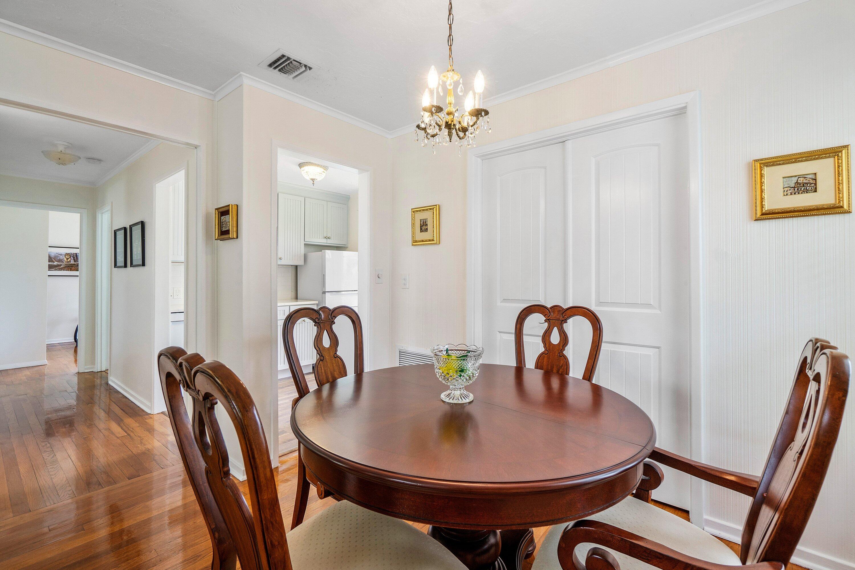 816 Avon Road West Palm Beach, FL 33401 - Photo 3 of 19 008-816AvonRoad-WestPalmBeach-FL-33401-S