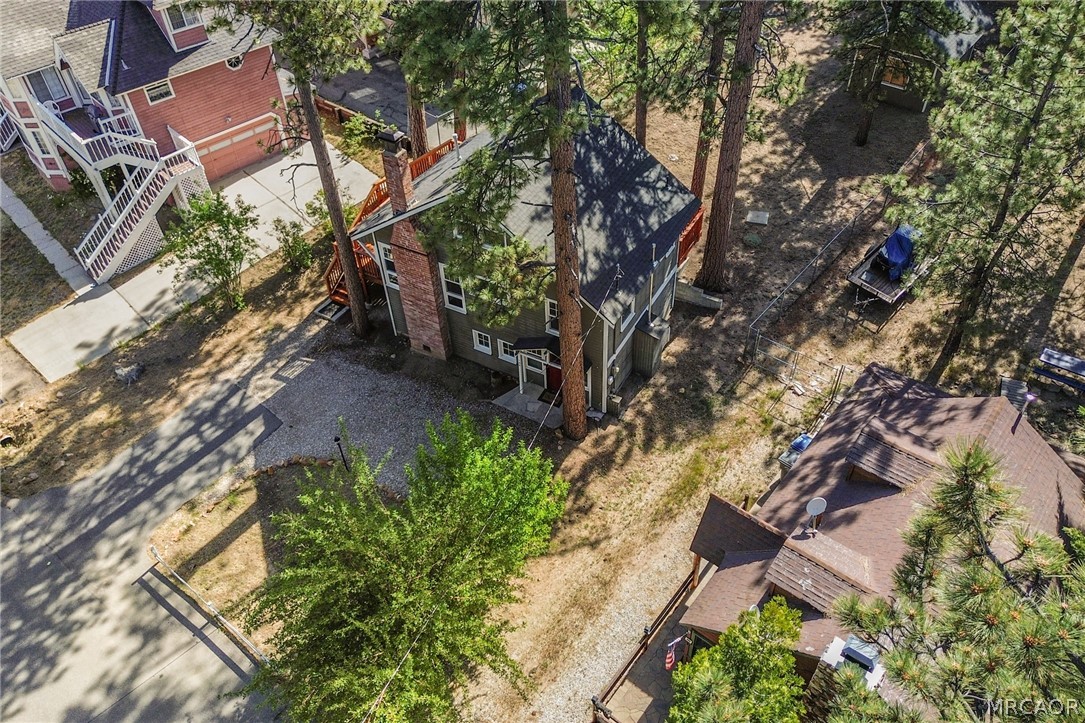 195 Elgin Road Big Bear Lake, CA 92315 - Photo 40 of 45 an aerial view of a house with a yard