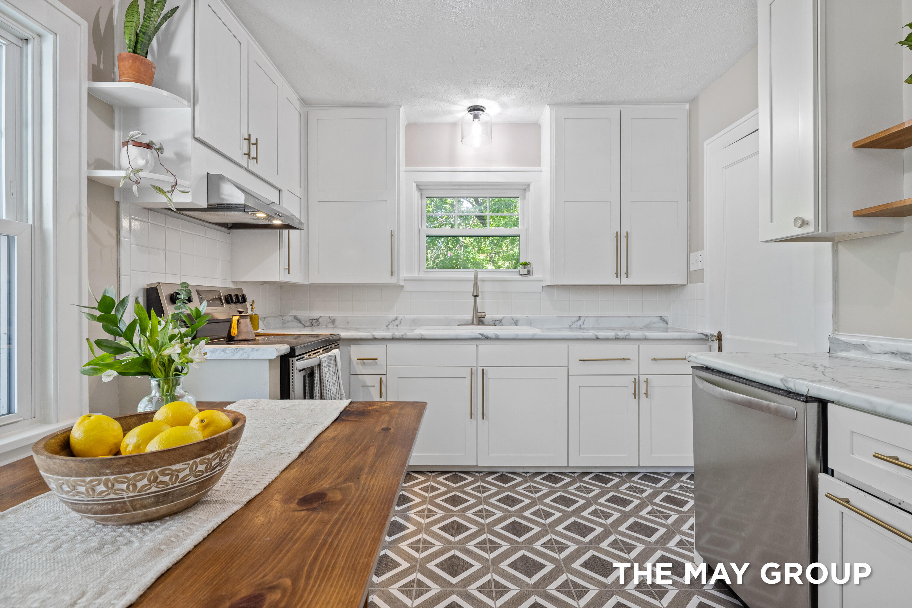 6291 Cascade Road Southeast Grand Rapids, MI 49546 - Photo 17 of 59 Kitchen