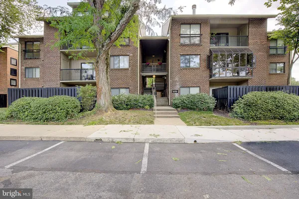 $275,000 | 300 Hilltop Lane, Unit I, Annapolis, MD 21403
