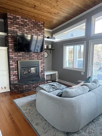 $3,200 | 21 Spruce Drive, Ashburnham, MA 01430