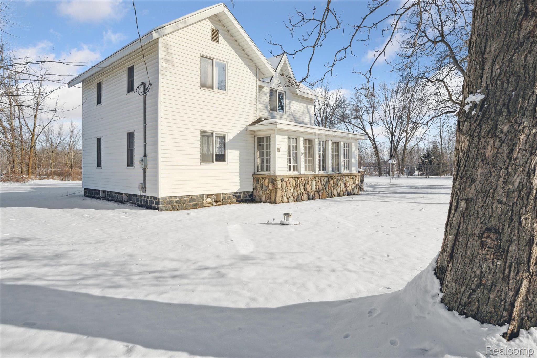 10551 Goodall Road Durand, MI 48429 - Photo 3 of 36 Gallery Image 3