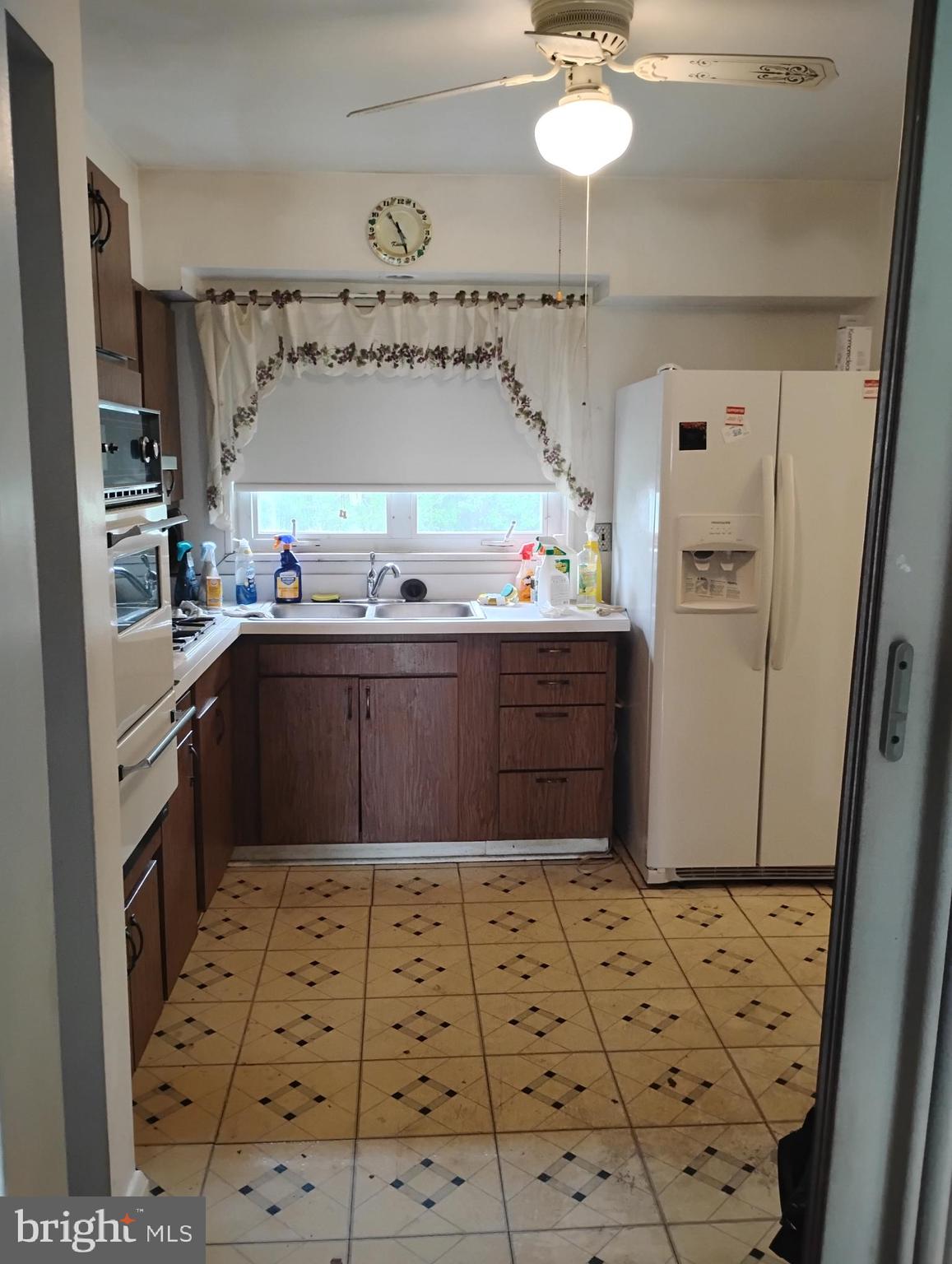 3733 Coronado Road Baltimore, MD 21244 - Photo 9 of 76