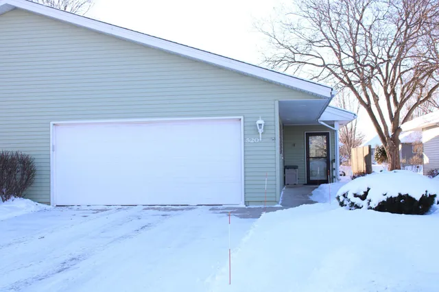 $235,000 | 520 Graham Street Southwest, Hutchinson, MN 55350