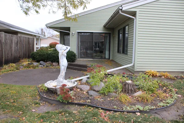 $225,000 | 520 Graham Street Southwest, Hutchinson, MN 55350