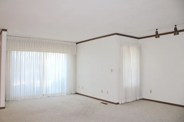 $235,000 | 520 Graham Street Southwest, Hutchinson, MN 55350