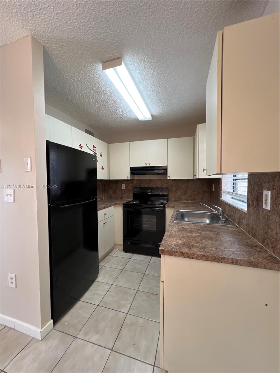 Hialeah Hialeah, FL 33016 - Photo 8 of 9