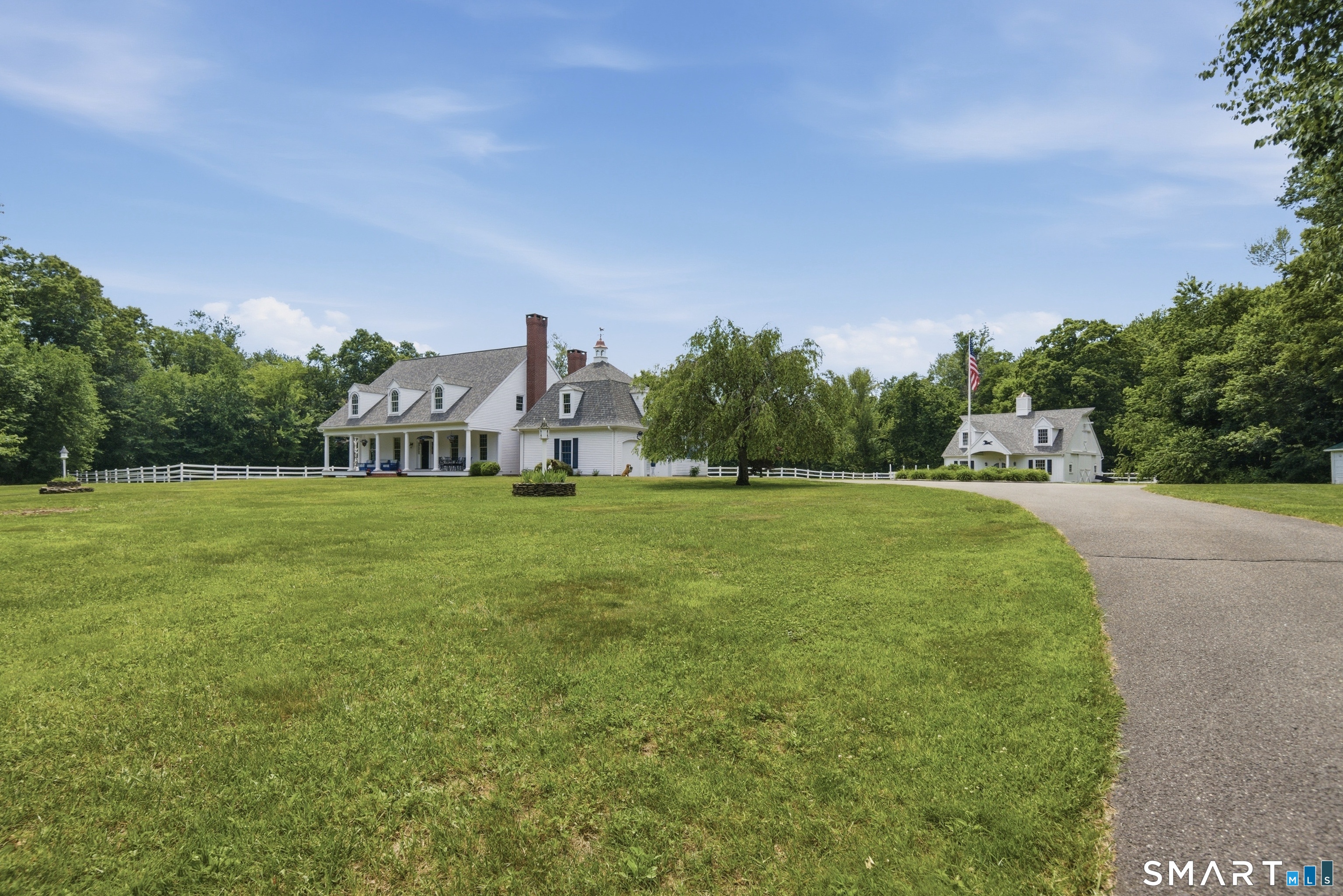 395 Sperry Road Bethany, CT 06524 - Photo 3 of 40