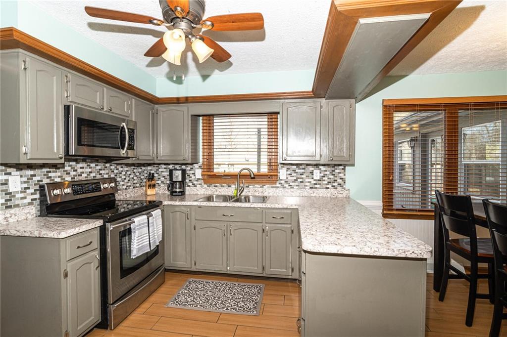 12859 Wembly Road Carmel, IN 46033 - Photo 8 of 34 Gallery Image 8