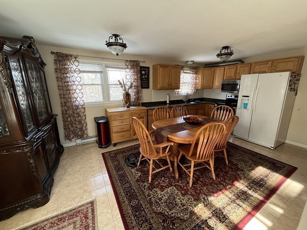 164 Wedgewood Road Worcester, MA 01602 - Photo 4 of 26 Gallery Image 4