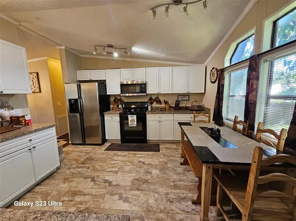 $2,000 | 10605 2nd Street, Thonotosassa, FL 33592